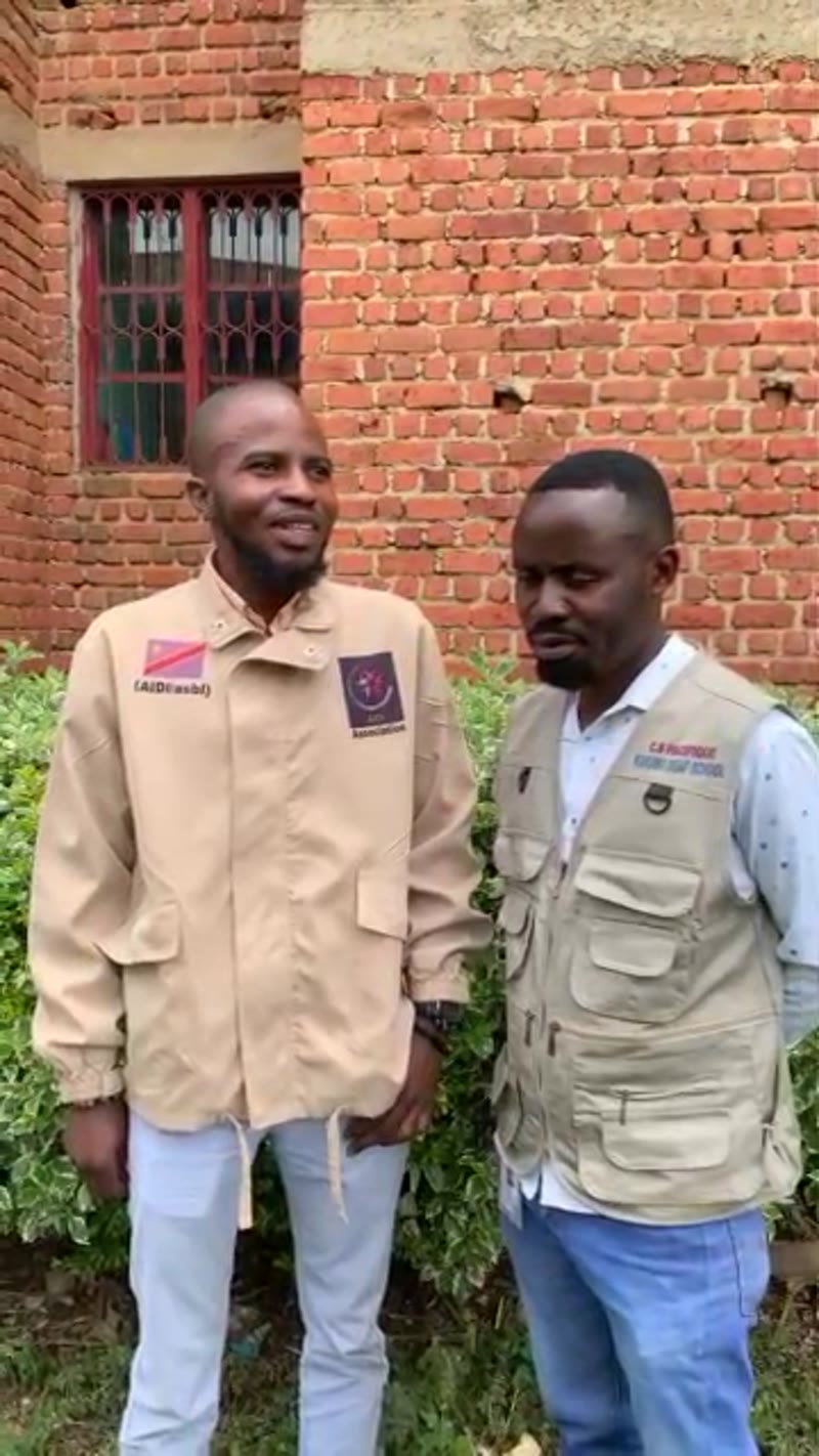 Témoignage — Charles et un encadreur de la Maison Pacifique